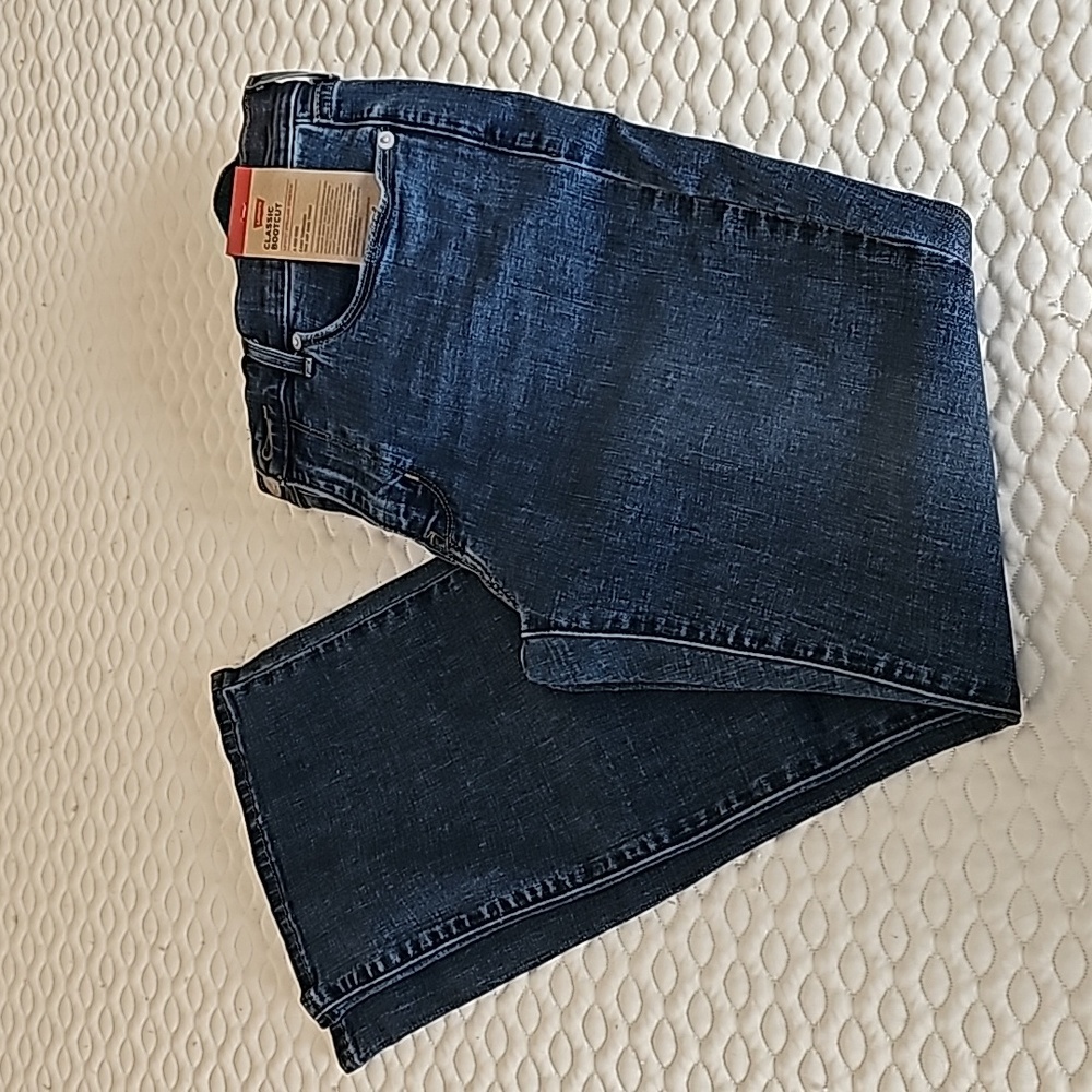 Women's Levi Jeans, Classic Bootcut W29 L30 (8 short), Medium Indigo